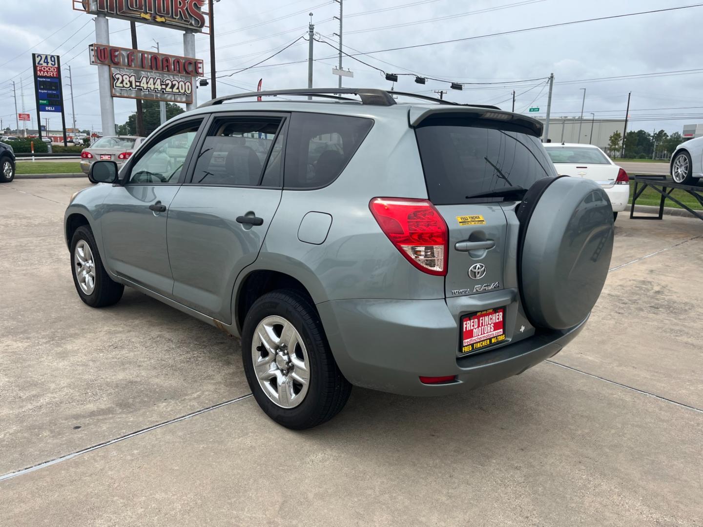 2008 green /TAN Toyota RAV4 Base I4 4WD (JTMBD33V685) with an 2.4L L4 DOHC 16V engine, 4-Speed Automatic transmission, located at 14700 Tomball Parkway 249, Houston, TX, 77086, (281) 444-2200, 29.928619, -95.504074 - Photo#4